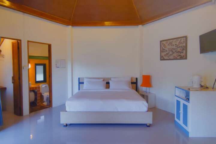 Room 13 of 68