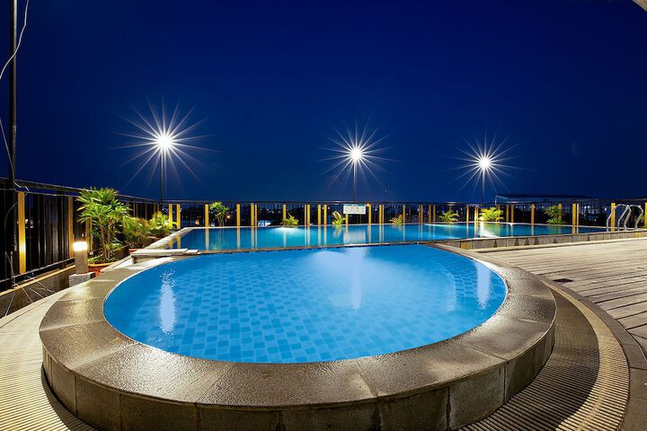 Pool 50 of 92