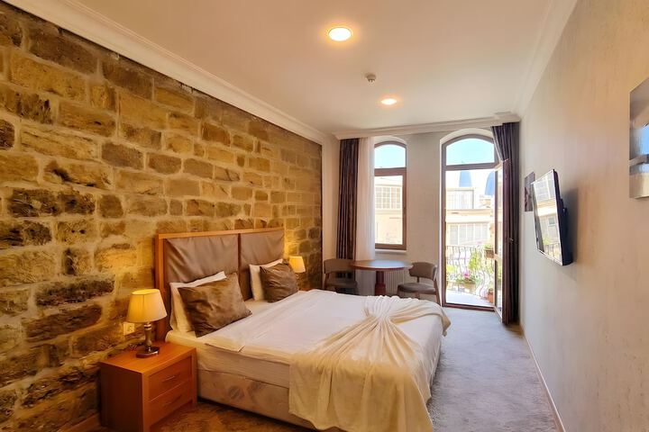 Room 15 of 24