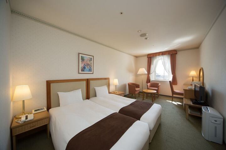 Room 3 of 44
