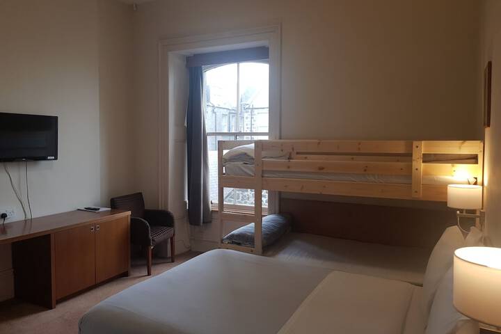 Room 18 of 62