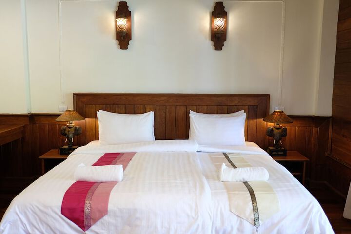 Room 2 of 37