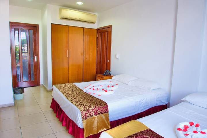 Room 9 of 15