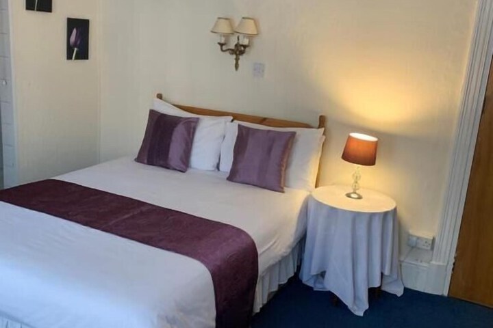 Room 12 of 40