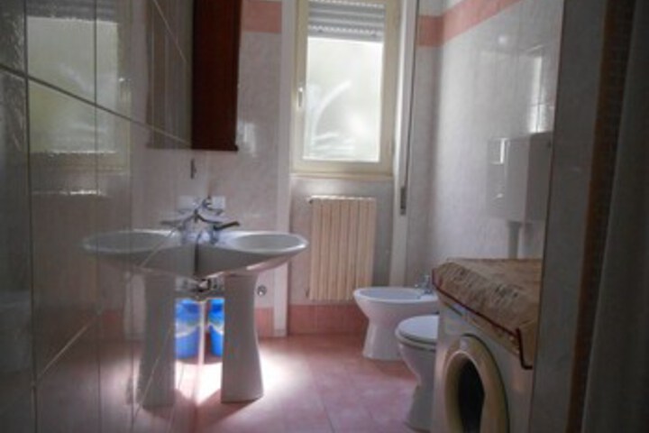 Room 5 of 30