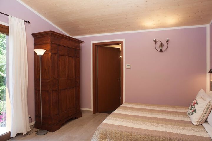 Room 10 of 43