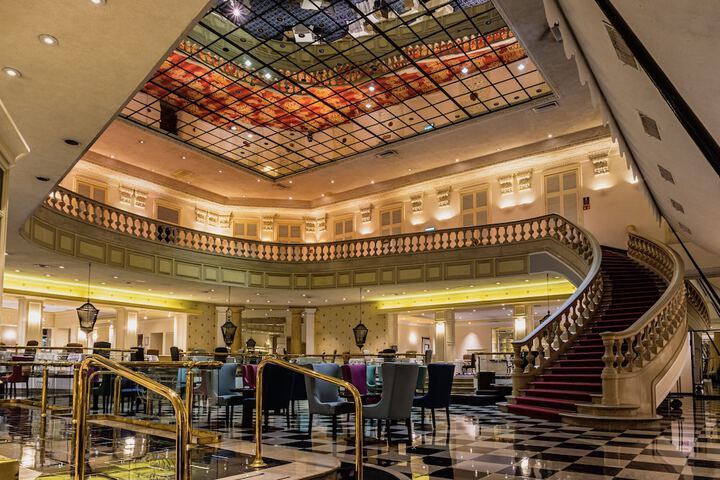 Entrance & Lobby