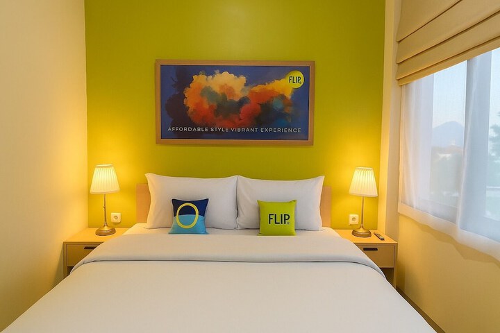 Room 5 of 18