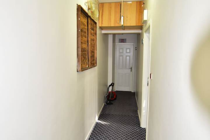 Room 10 of 38