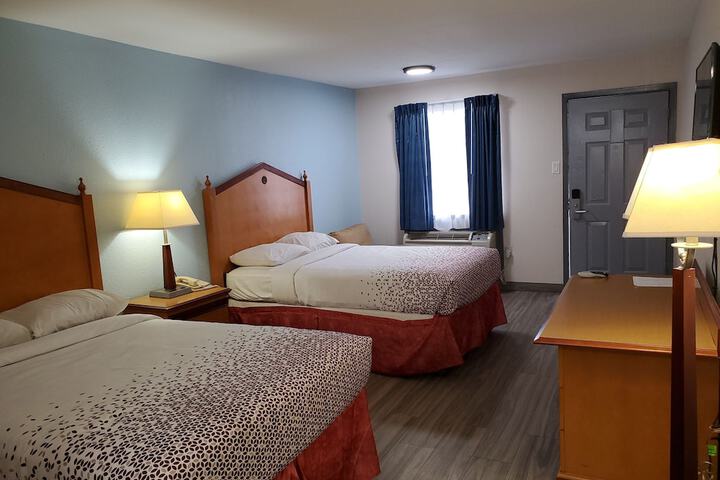 1 Queen Bed (5 of 20)