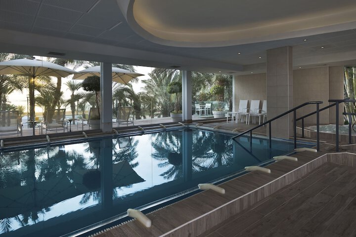 Pool 61 of 106