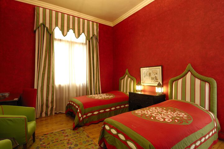 Room 9 of 29