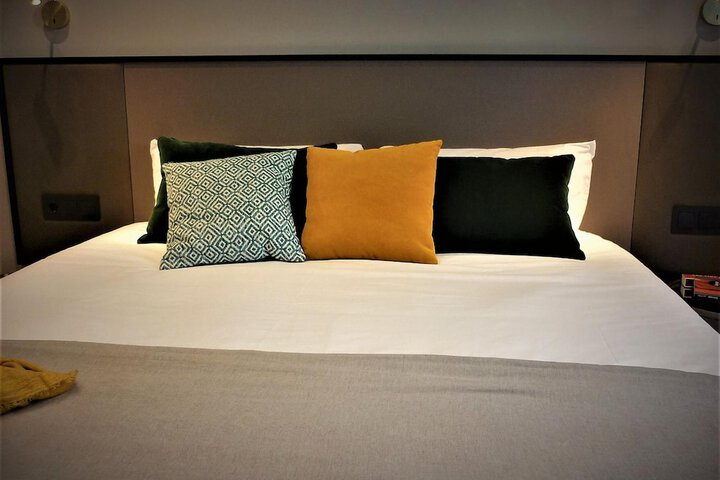 Room 15 of 49