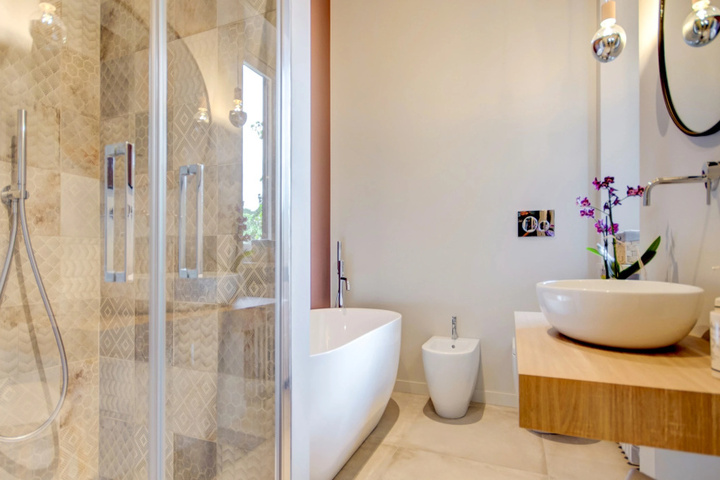 Room 9 of 13