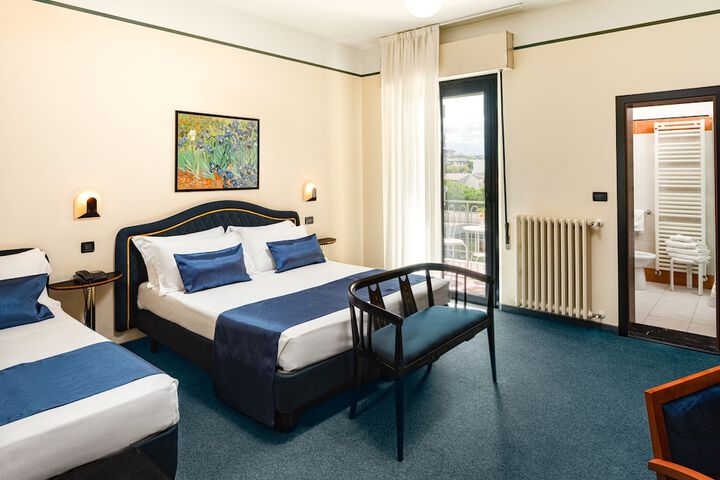 Room 13 of 86