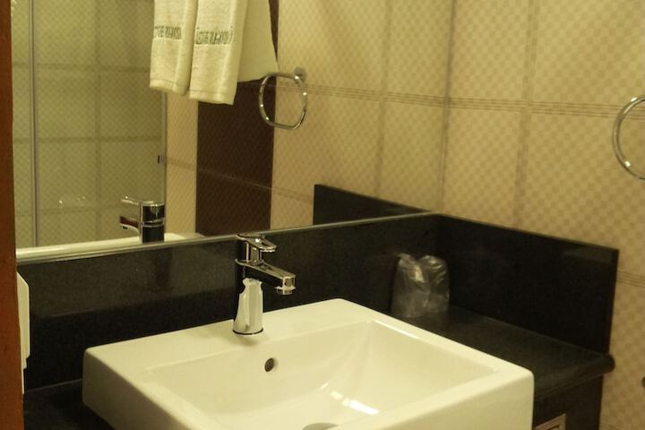 Room 26 of 35