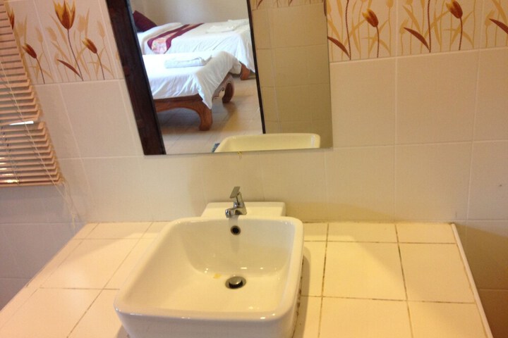 Room 34 of 56