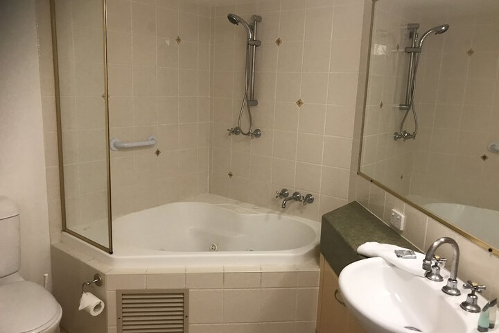 Room 124 of 161
