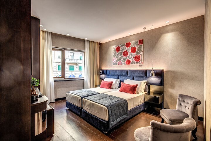 Room 10 of 34