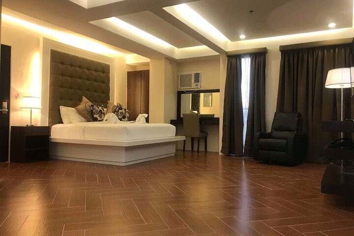 Room 27 of 63