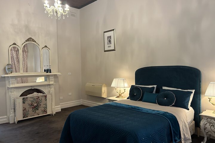 Room 4 of 84