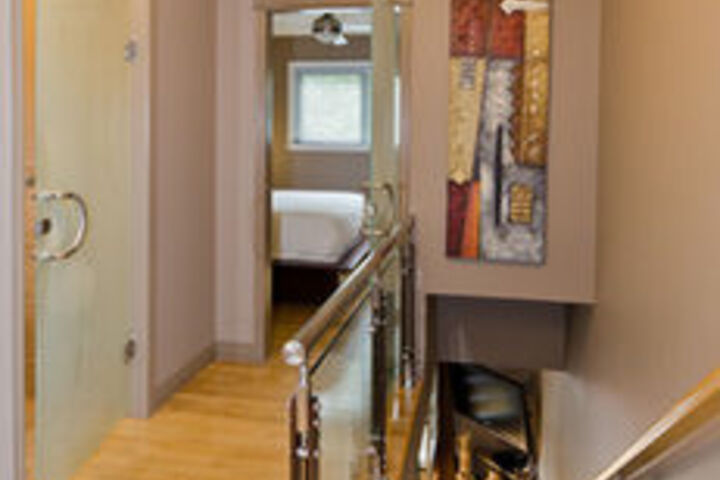 Room 11 of 33