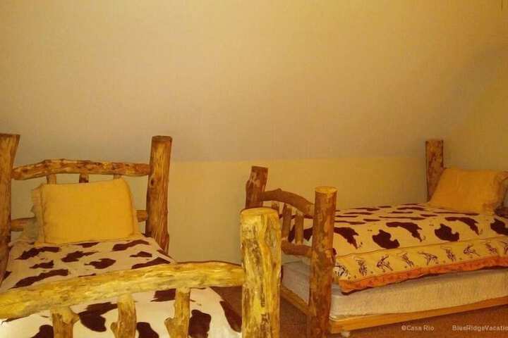 Room 8 of 27