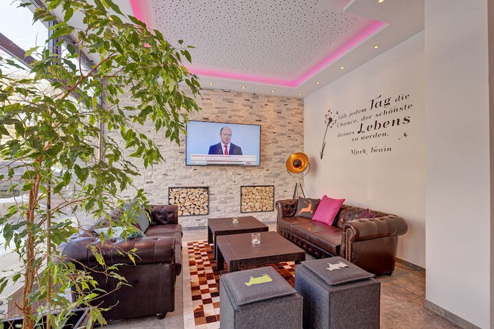Entrance & Lobby