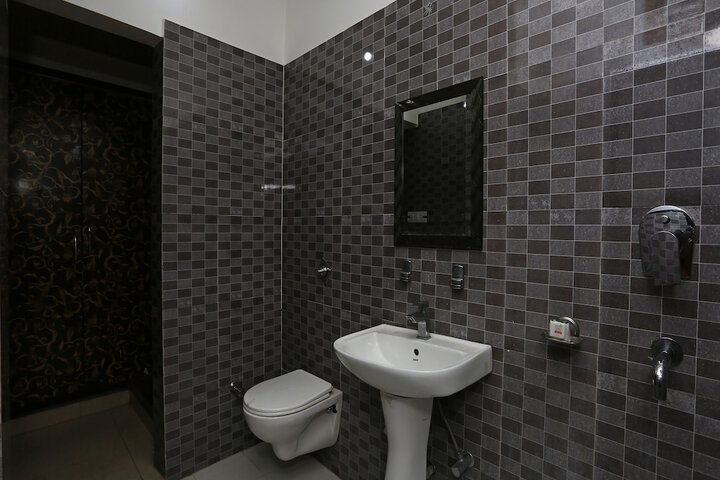 Room 21 of 32