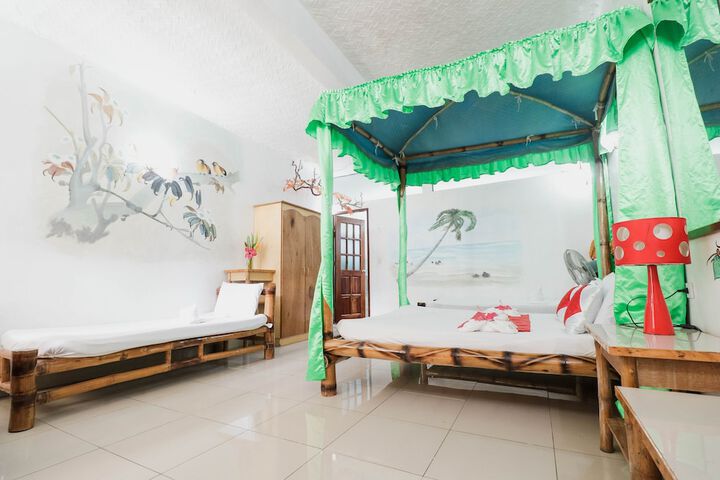 Room 3 of 60