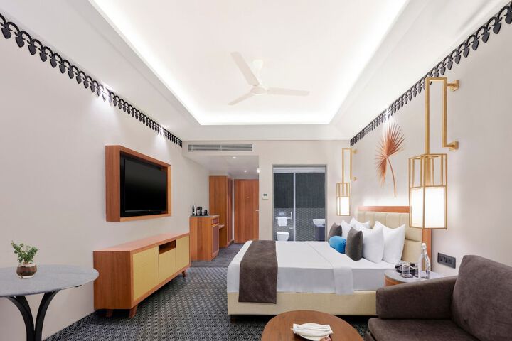 Room 3 of 36