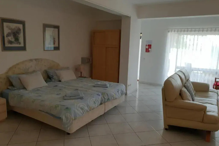 Room 3 of 17