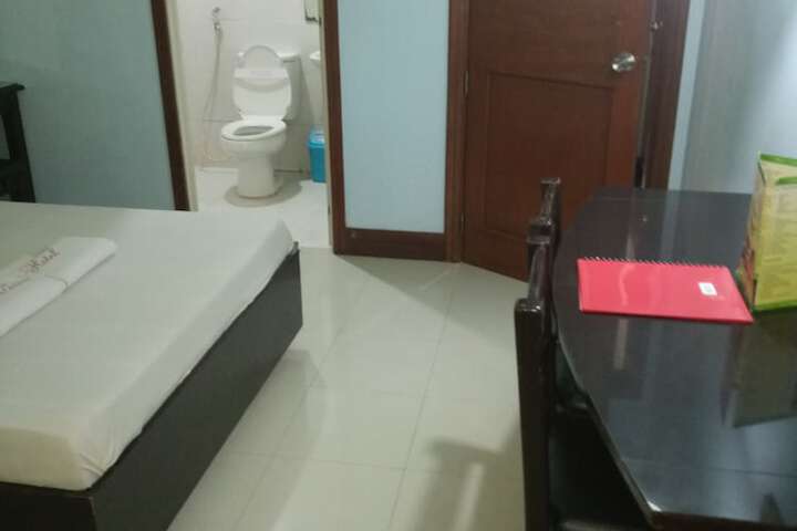 Room 16 of 30