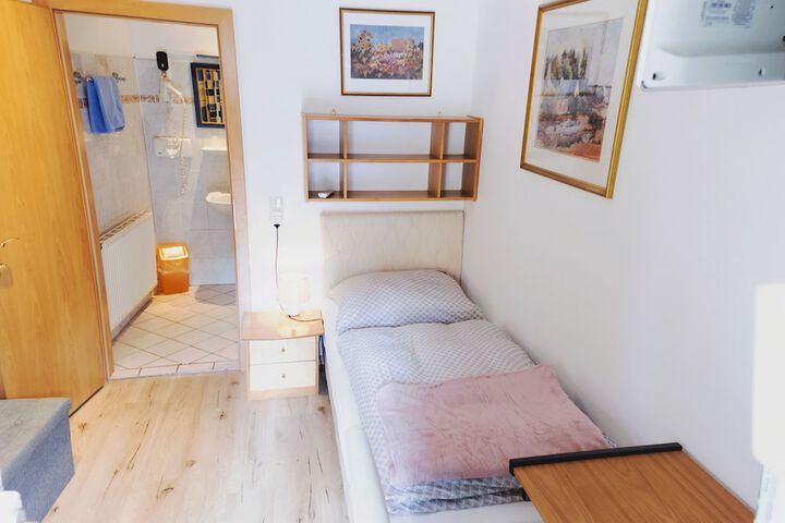 Room 3 of 18