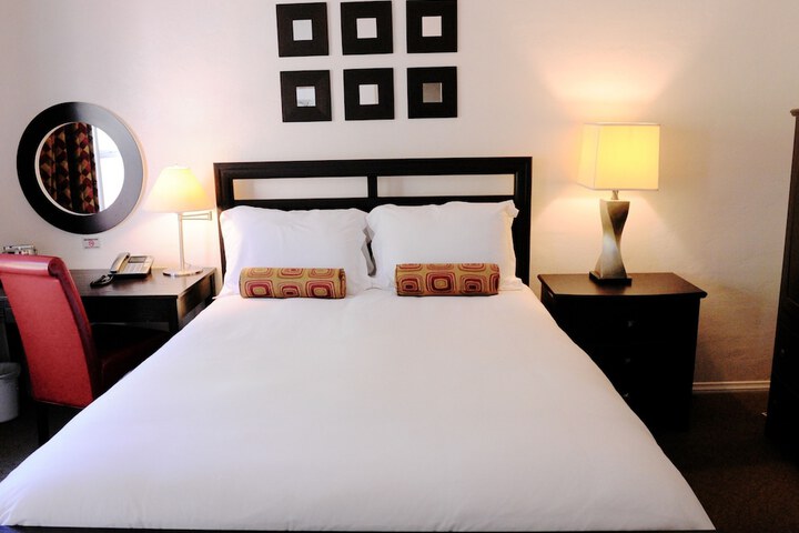 Room 5 of 38