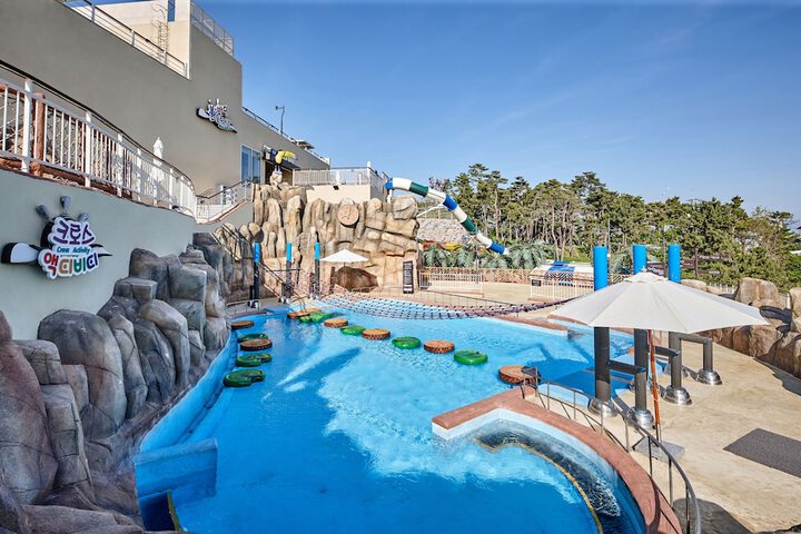 Pool 124 of 181