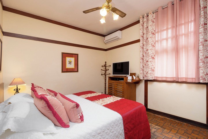 Room 12 of 68