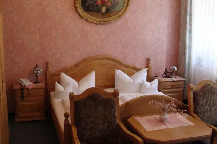 Room 10 of 10