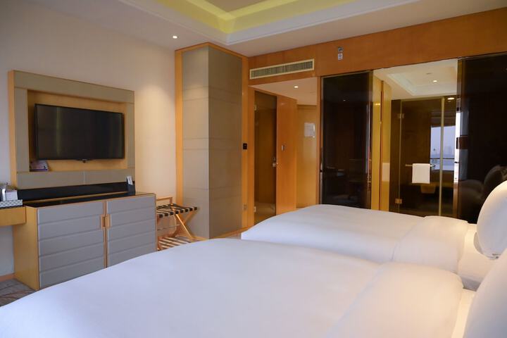 Room 9 of 67