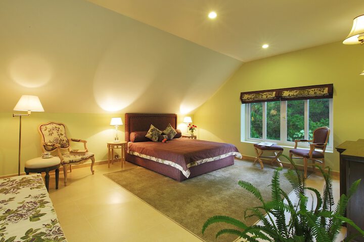Room 17 of 193