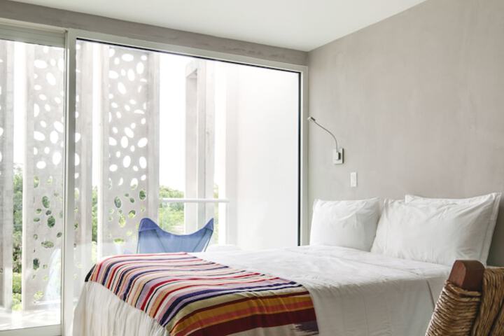 Room 3 of 68