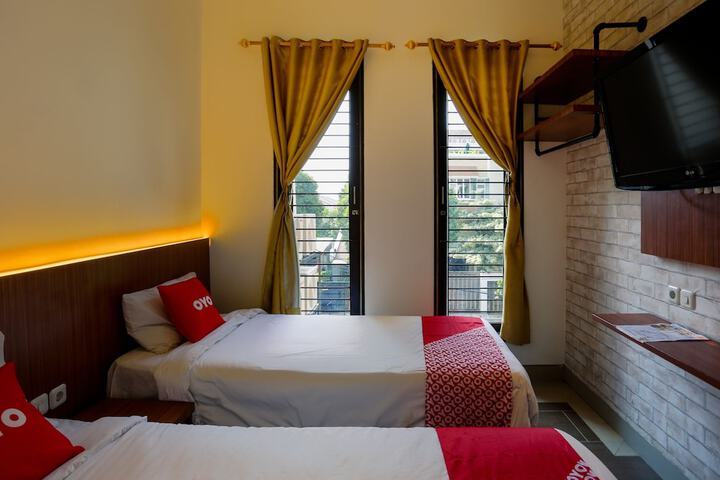 Room 15 of 33