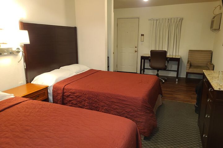 Room 9 of 23