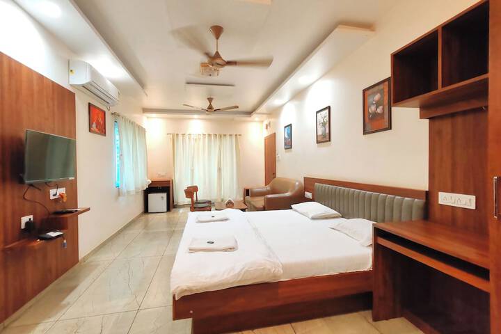 Room 3 of 6