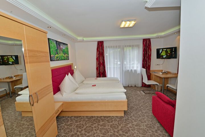 Room 13 of 36