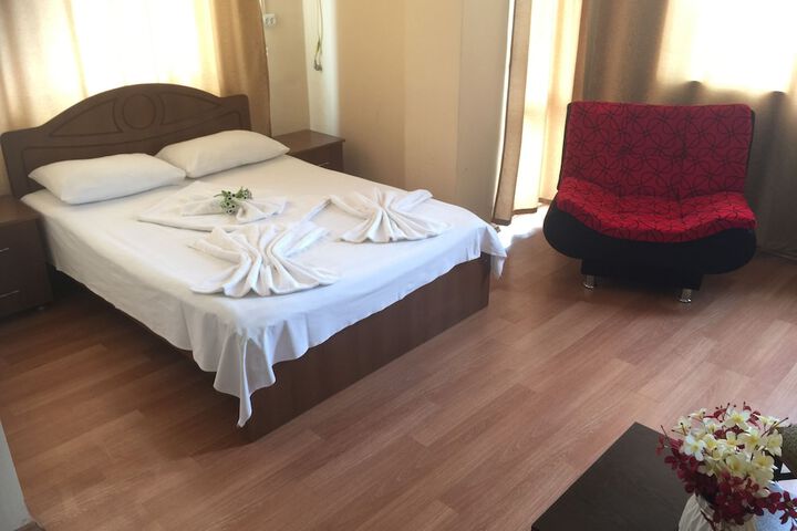 Room 11 of 23