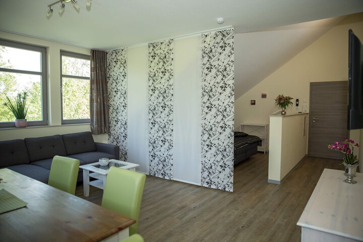 Room 8 of 25
