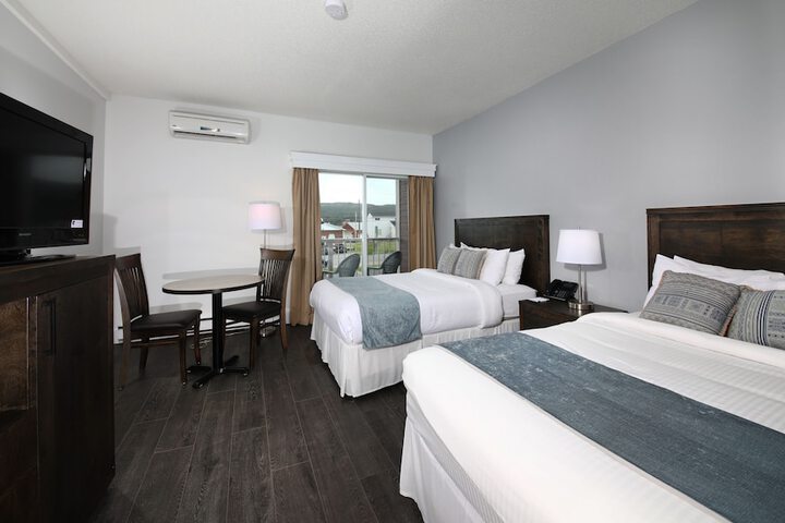 Room 15 of 93