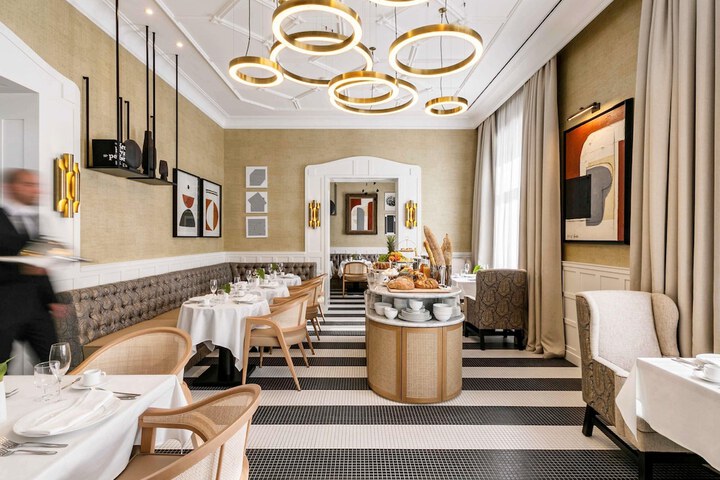Hotel 76 of 81