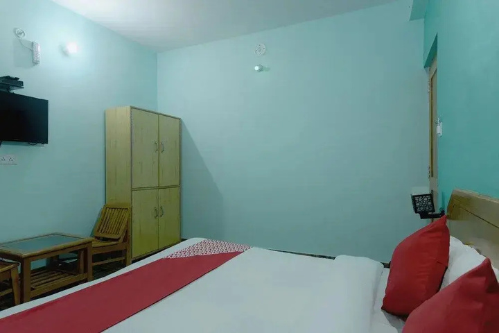 Room 3 of 9